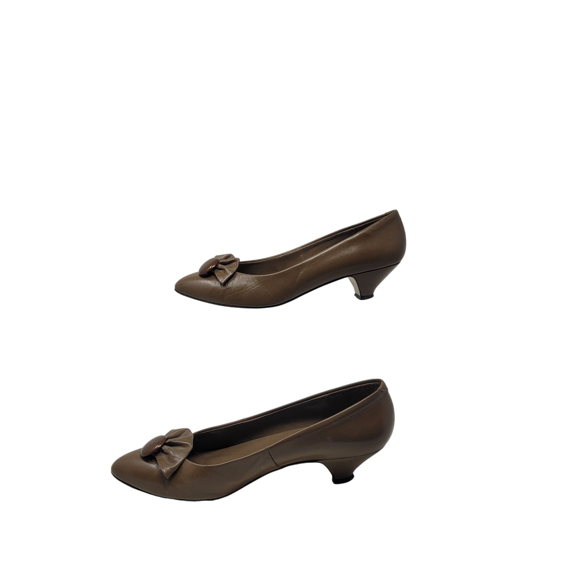 Vintage Vintage Spain Leather Kitten Heels 7M Brown 3D Bow Button Size US 7 / IT 37 - 6 Thumbnail