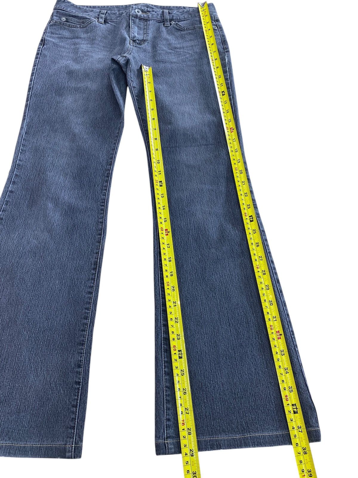 Uniqlo Uniqlo High-Rise Style Flare Jeans Size US 30 / EU 46 - 8 Thumbnail