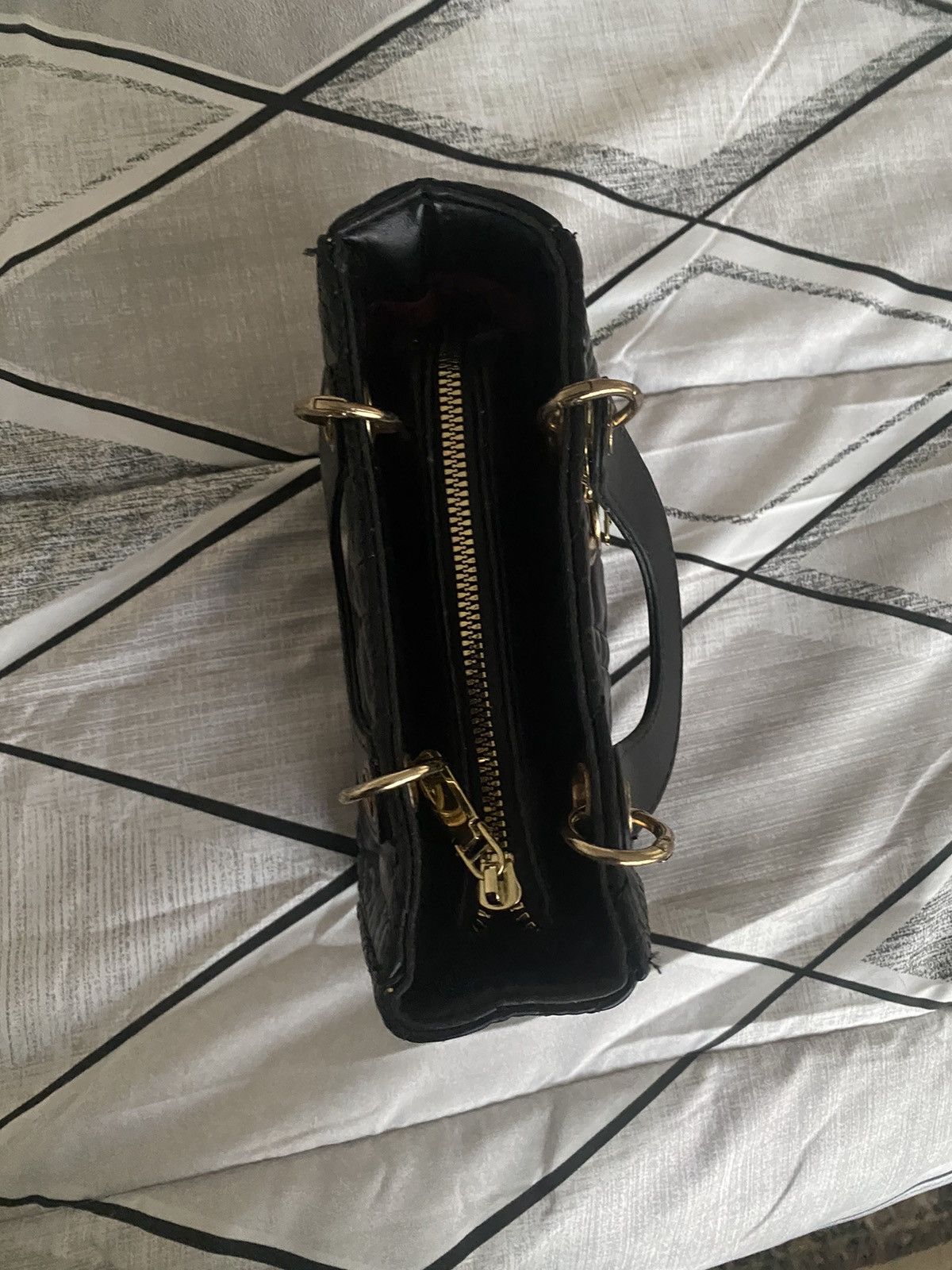 Other Womens Small Black Crossbody Purse Ladies Handbag Size ONE SIZE - 2 Thumbnail
