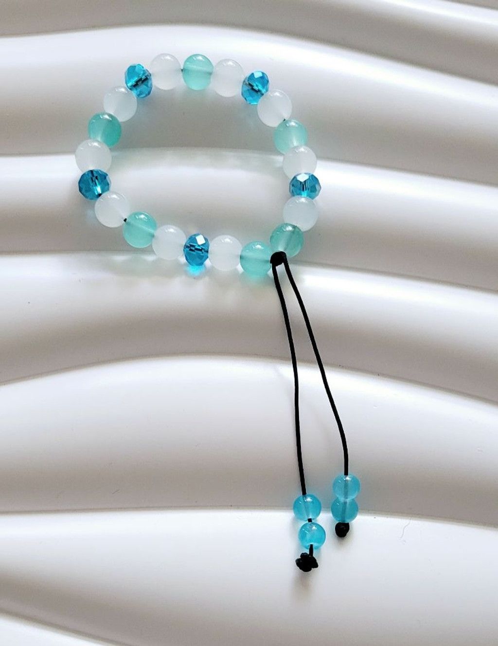 Handmade Aqua White Adjustable Beaded Bracelet Size ONE SIZE - 1 Thumbnail