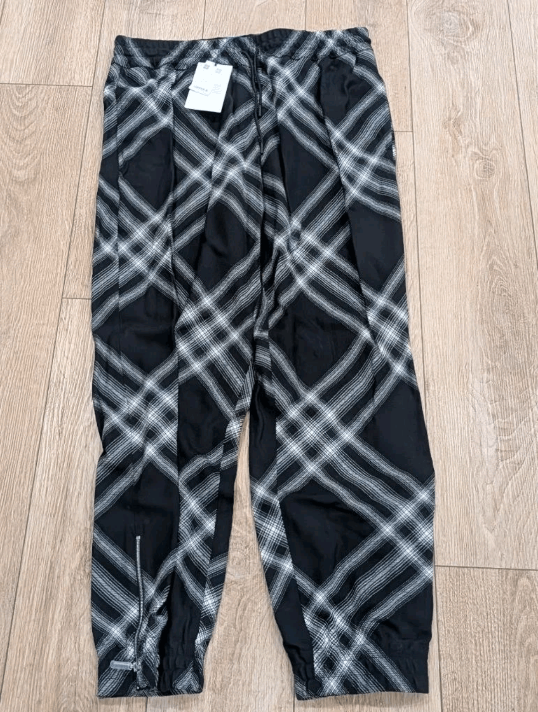 Burberry Burberry Relaxed Fit Wool Trousers Pants Monochrome XL Size US 36 / EU 52 - 1 Thumbnail