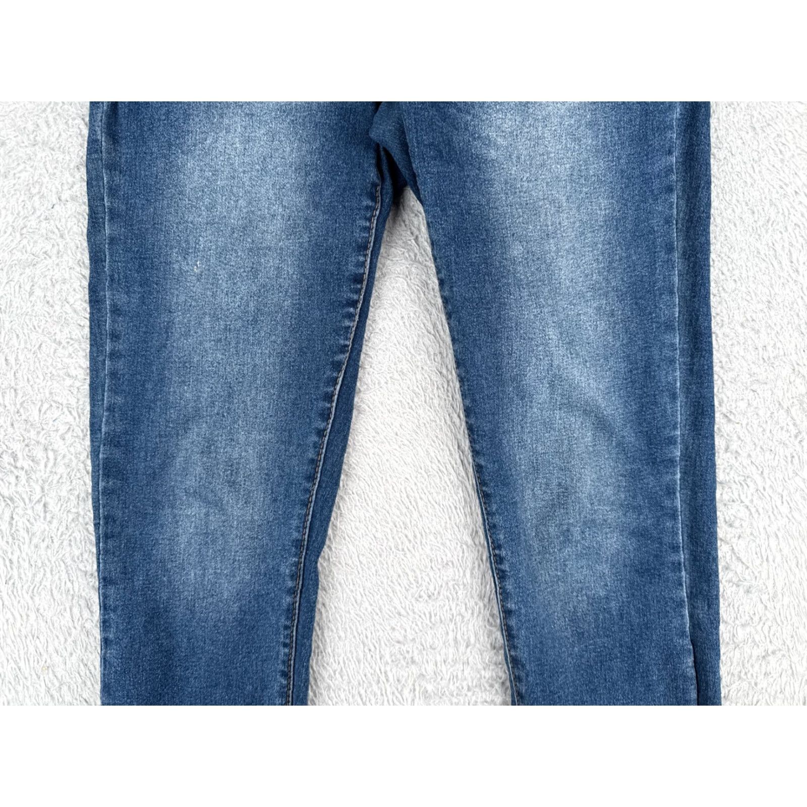Vintage Wallflower Jeans Juniors 3 Blue Denim The Ultra Fit Capri Rolled Hem Mid 26x23 Denim Capri Jeans Women’s Regular Blue 26x23 3" Size 26" / US 2 / IT 38 - 3 Thumbnail