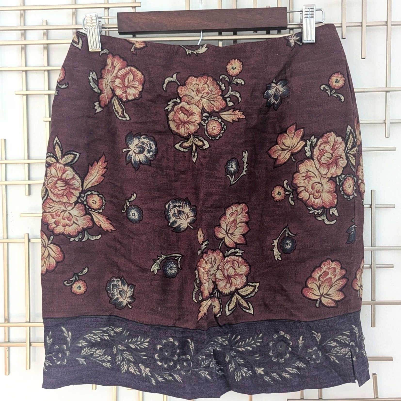 Talbots VINTAGE Talbots Floral Print Knee Length Skirt Burgundy Navy Women's 10 Boho Size 32" / US 10 / IT 46 - 2 Thumbnail