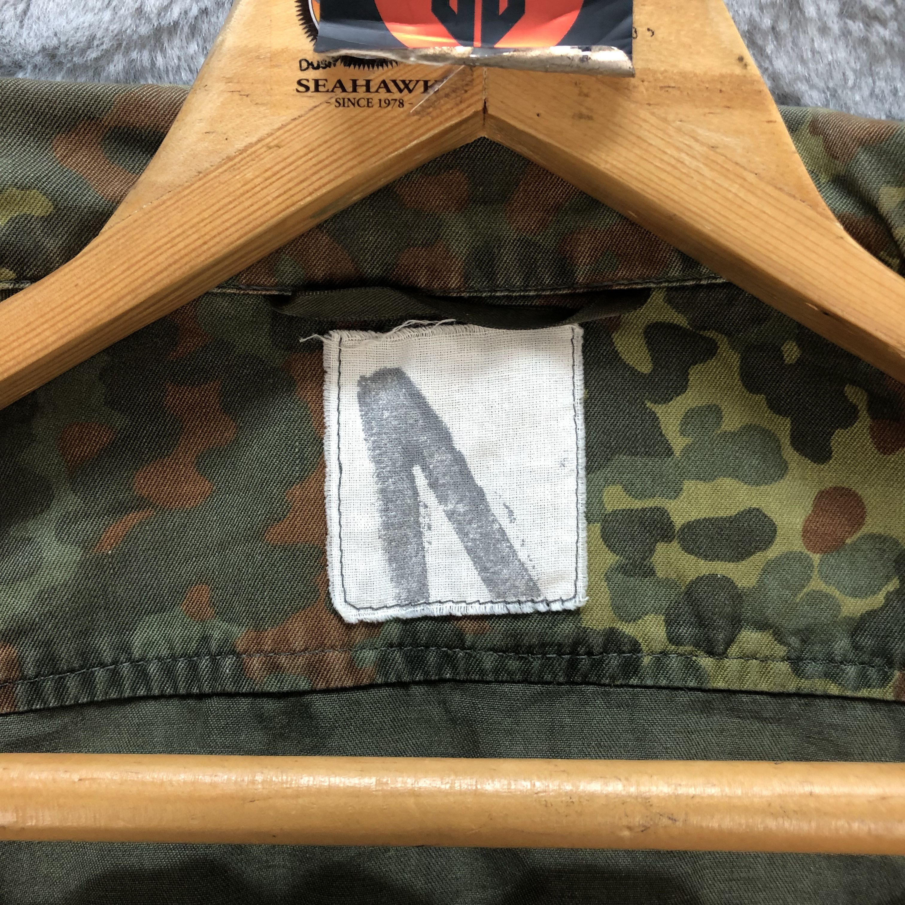 Vintage VINTAGE GERMANY CAMO FIELD JACKET #7342-131 Size US L / EU 52-54 / 3 - 9 Thumbnail