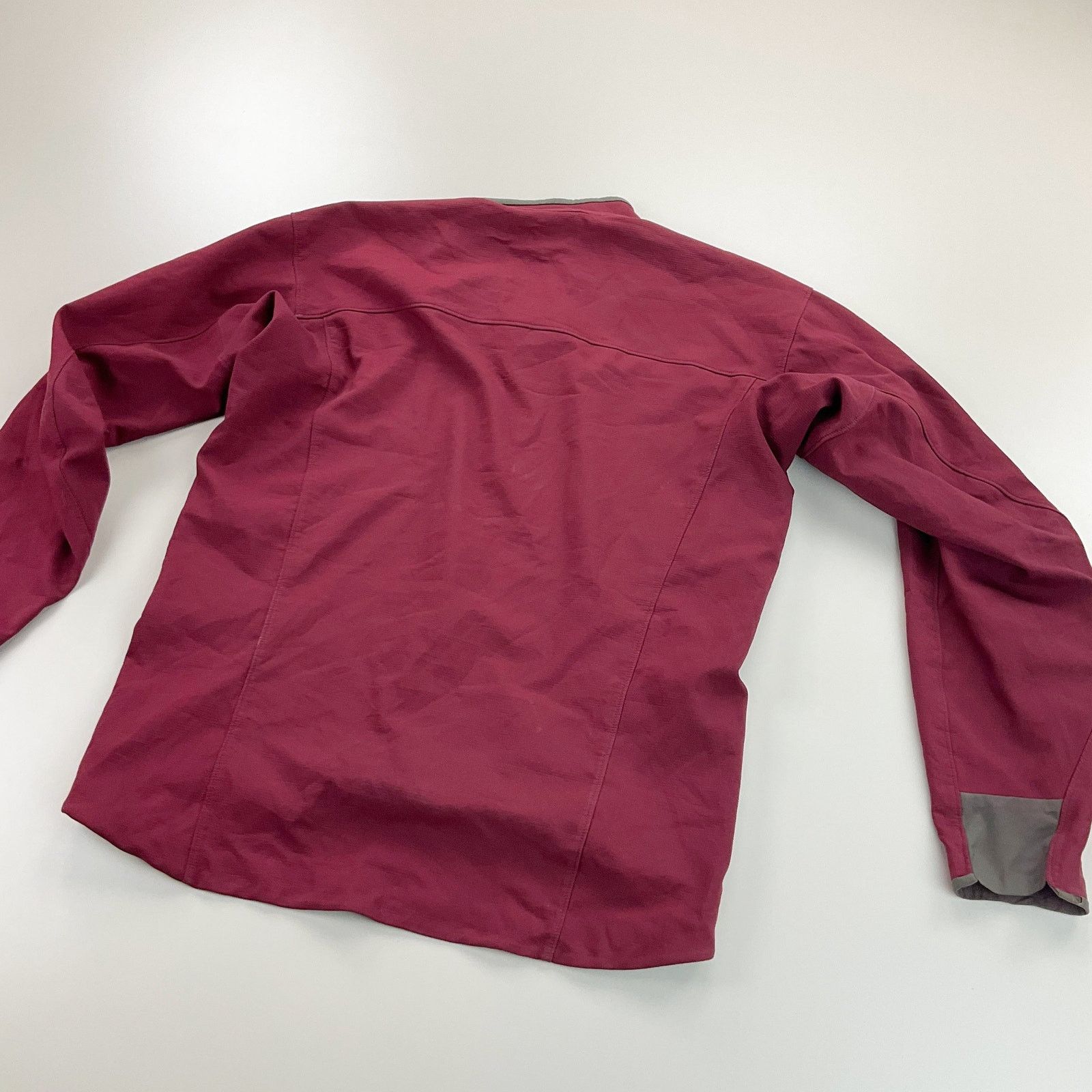 Arc'teryx Modern Arcteryx Outdoor Jacket - Medium mens red Size US M / EU 48-50 / 2 - 4 Thumbnail