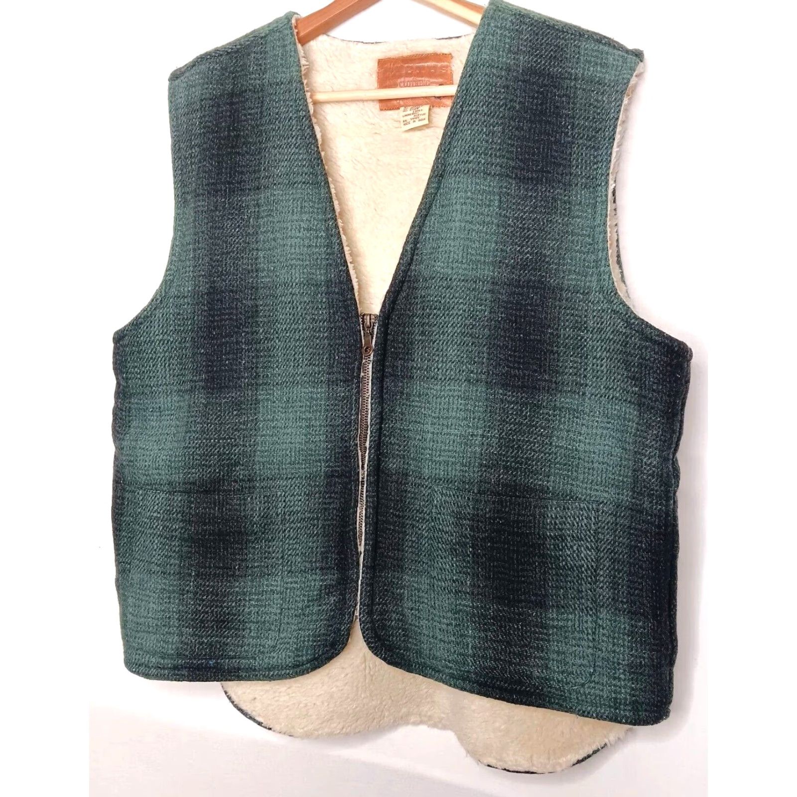 Vintage VINTAGE Cactus Vest Wool Blend Short Casual Workwear Mens M Green Plaid Faux Sherpa Lined 23" Pit to Pit 29" Back 23.5" Long Size US M / EU 48-50 / 2 - 2 Thumbnail