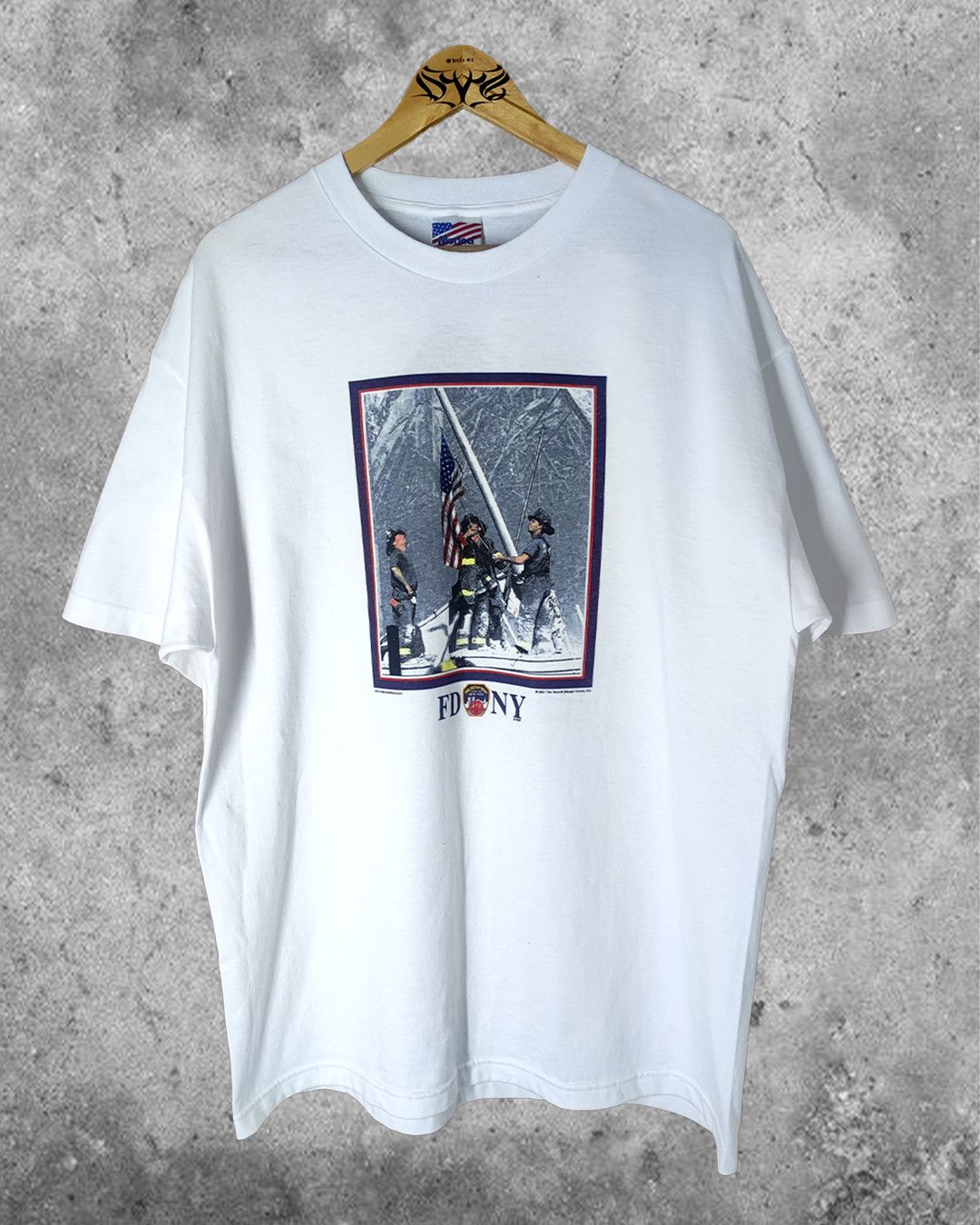 Vintage 2001 FDNY September 11 "The Record" 9.11 vintage tee 👨🏽‍🚒 Size US XL / EU 56 / 4 - 1 Thumbnail