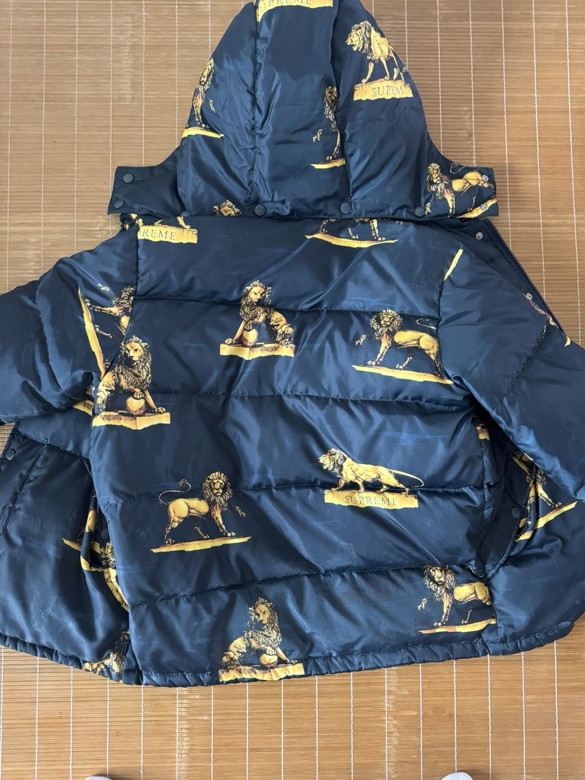 Supreme Lion design (goose down jacket) Size US M / EU 48-50 / 2 - 9 Thumbnail