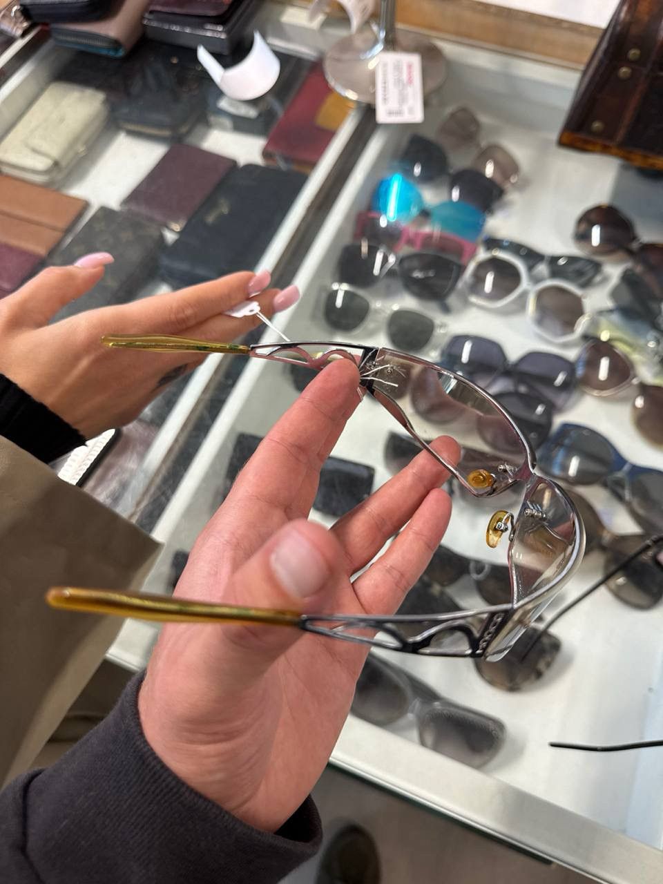 Gucci Vintage Gucci frame silver sunglasses y2k rare Size ONE SIZE - 5 Thumbnail