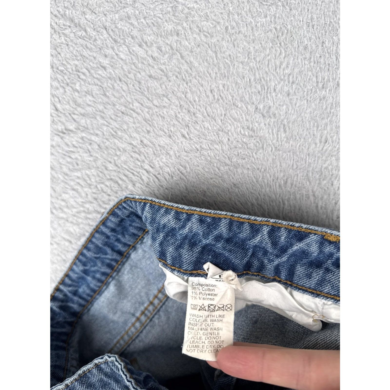 Denime Distressed Jeans Mens 32x30 Blue Light Wash Tapered Leg Zip Fly Denim 90s Mens Size US 32 / EU 48 - 6 Thumbnail