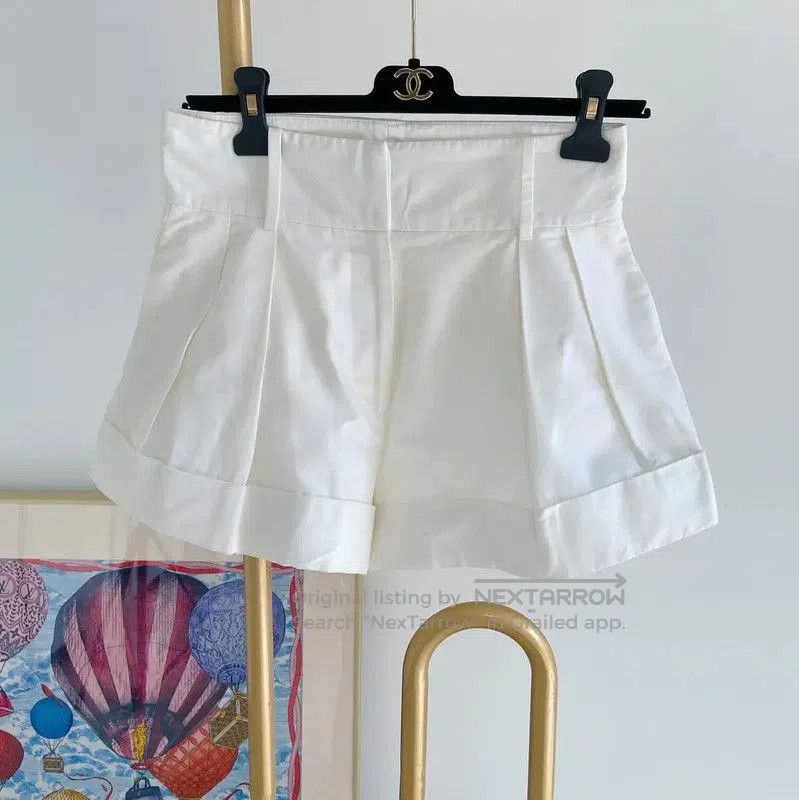 Valentino Valentino White Cotton Women's Shorts . Size 30" / US 8 / IT 44 - 1 Thumbnail