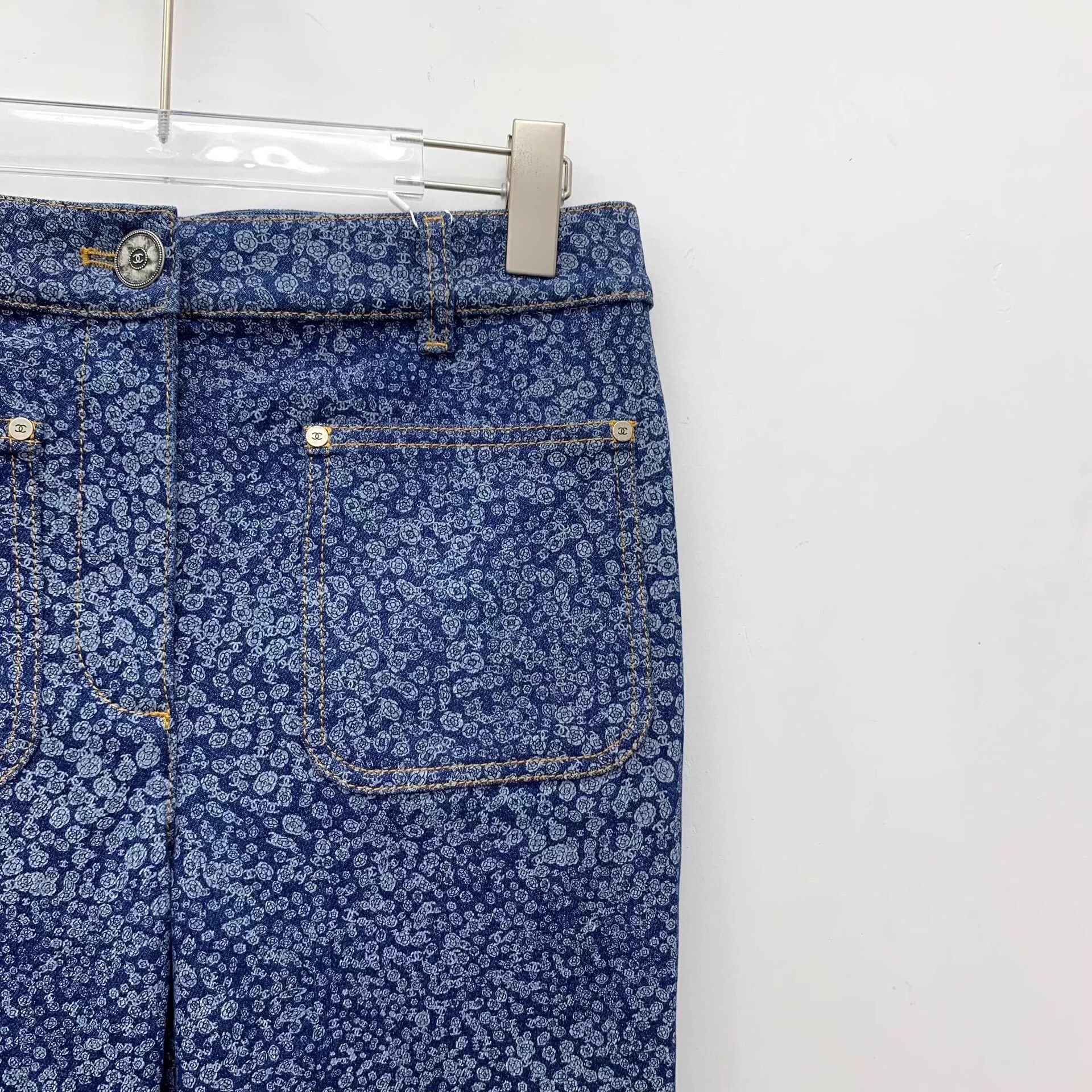 Chanel KW0845 Chanel Blue Camellia Print Cotton Casual Trousers Size 26" / US 2 / IT 38 - 3 Thumbnail