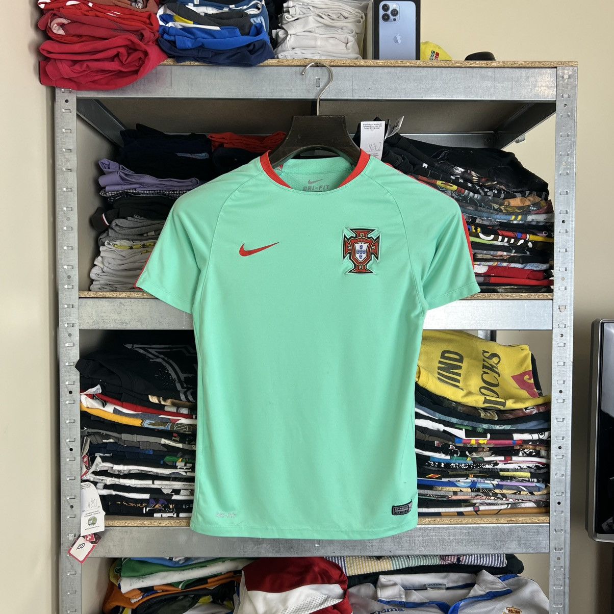 Other Rare! Portugal Nike Training Soccer Jersey Shirt 00s Size US S / EU 44-46 / 1 - 1 Thumbnail