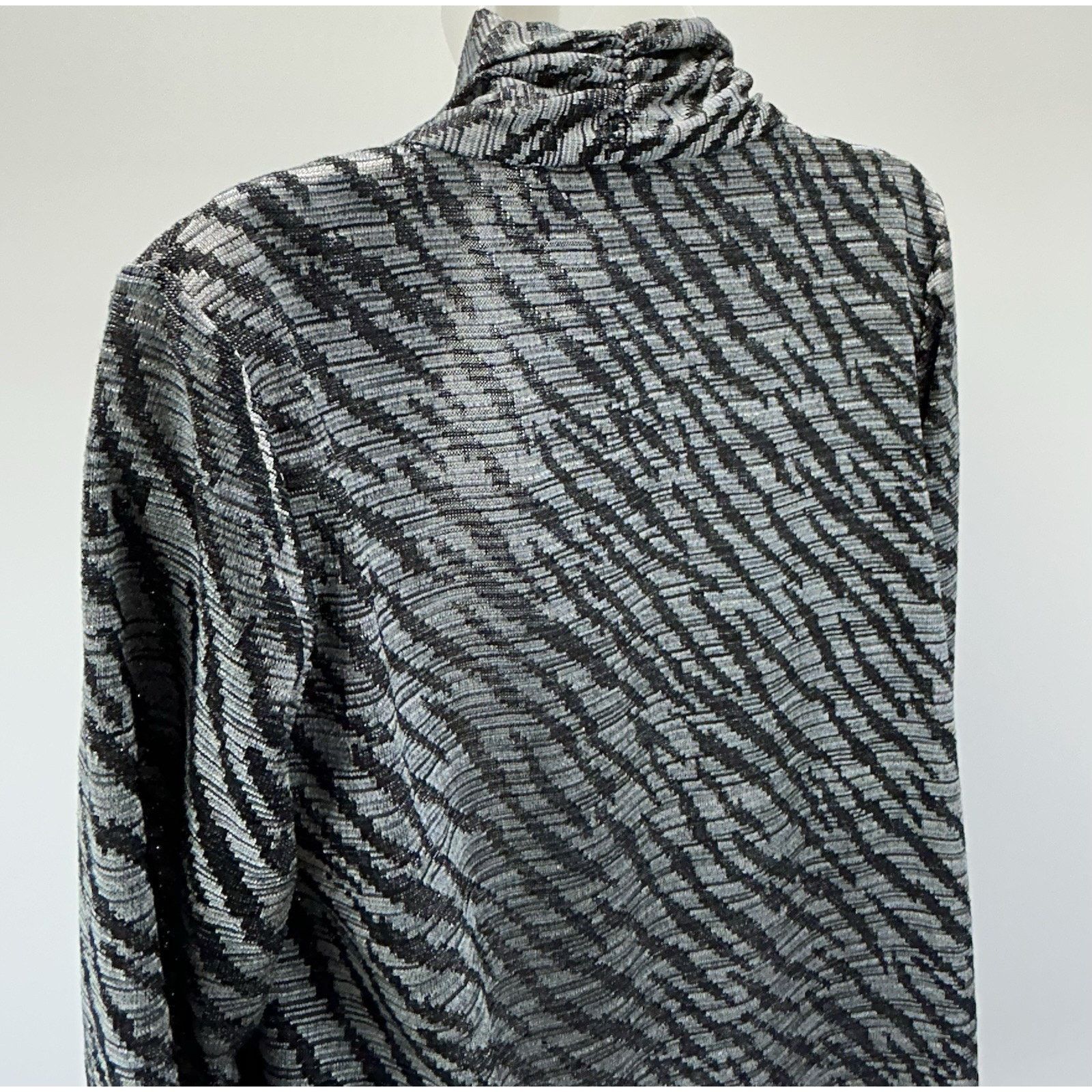 Chicos Chico’s Women’s Sz 0 Black & Grey Pattern Cardigan Size S / US 4 / IT 40 - 3 Thumbnail