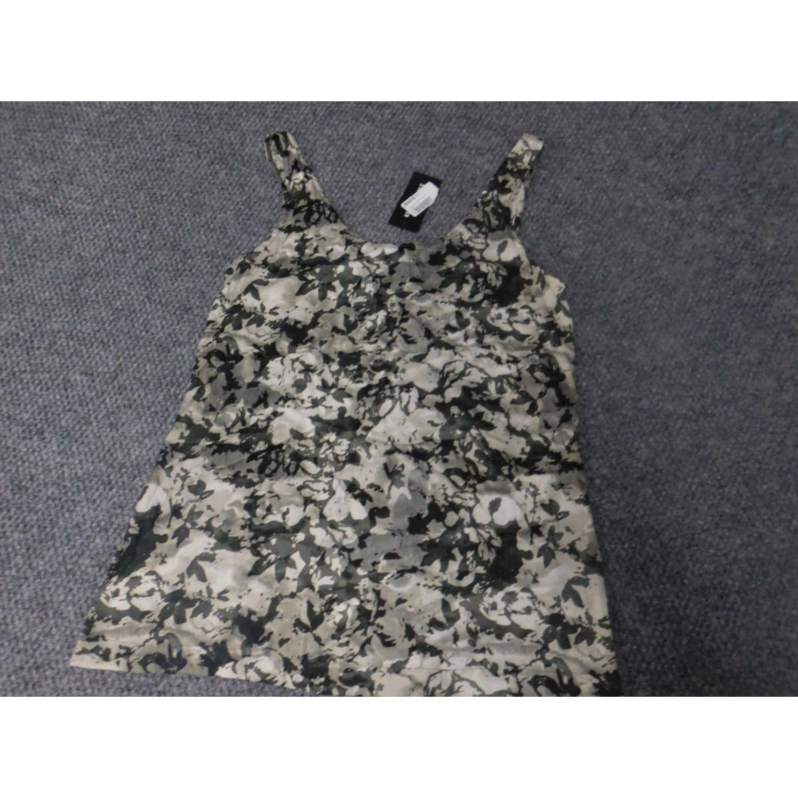 Kenneth Cole Kenneth Cole Womens Blouse XS Green Floral Crew Neck Pullover Short Sleeve Casual Button Polyester Rayon Pattern Vintage No Size XS / US 0-2 / IT 36-38 - 2 Thumbnail