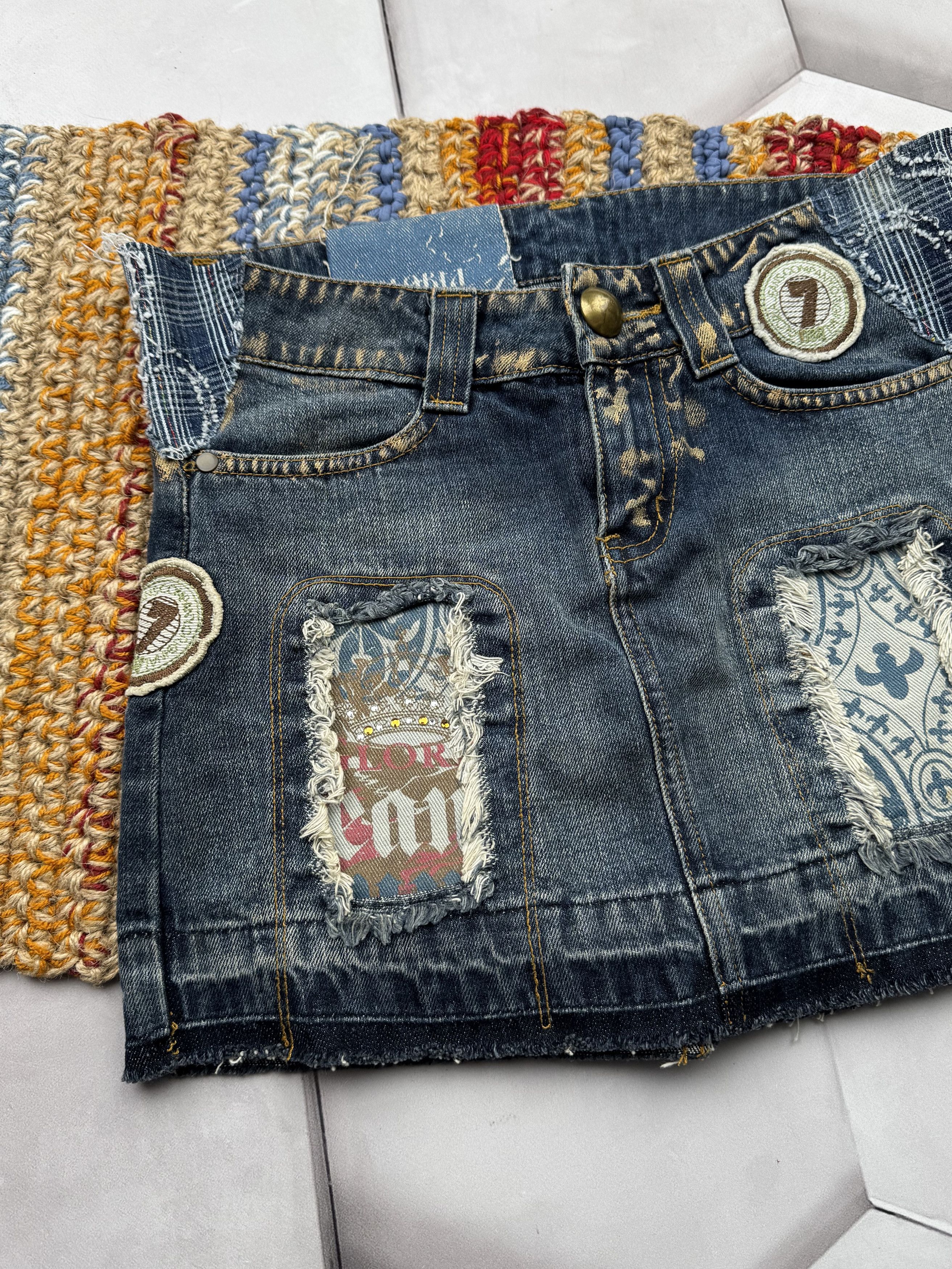 Vintage Vintage Mini Skirt With Many Details (E4) Size 26" / US 2 / IT 38 - 2 Thumbnail
