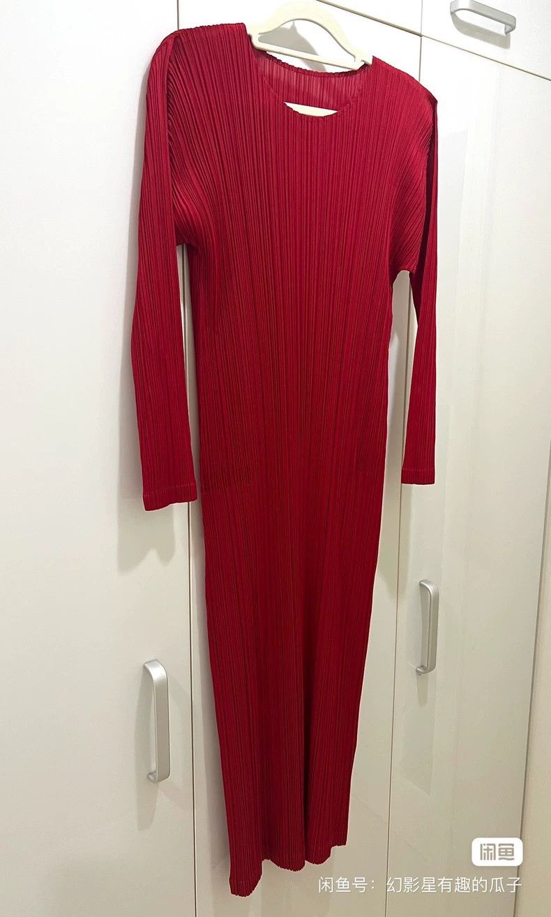 Issey Miyake Issey Miyake Red dress Size M / US 6-8 / IT 42-44 - 1 Thumbnail