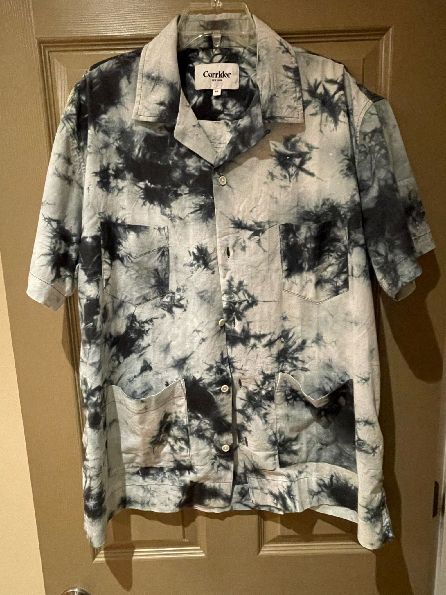 Corridor Tie-Dye Short Sleeve Button Up Shirt Black White Grey Size US XL / EU 56 / 4 - 2 Thumbnail