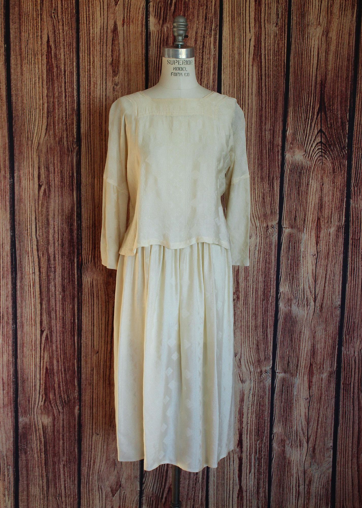 Vintage Vintage 1960s Blouse and Skirt, Ivory Silk Separates, Square Size S / US 4 / IT 40 - 5 Thumbnail