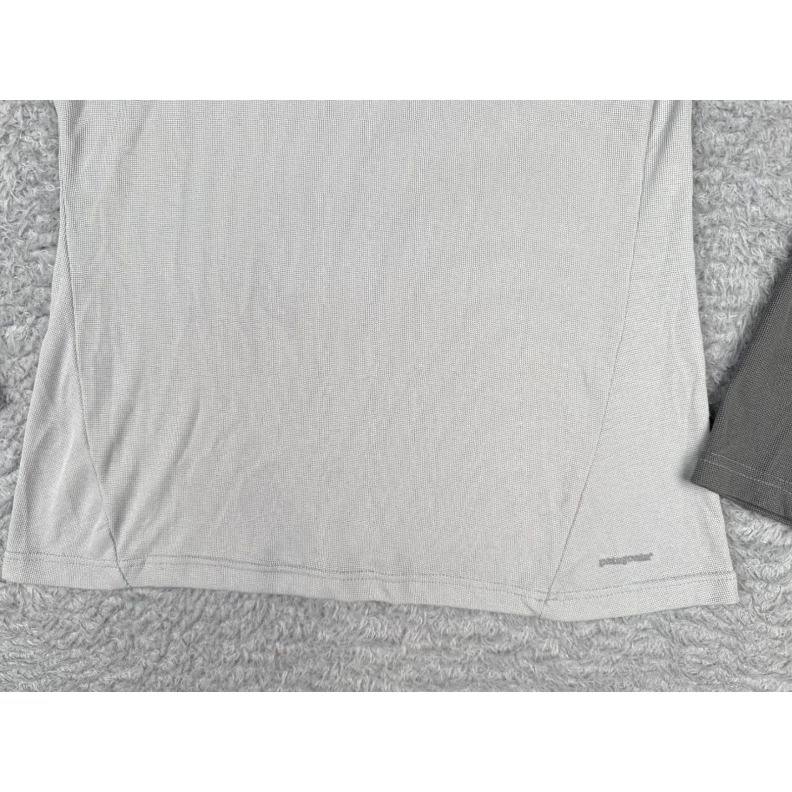 Patagonia Patagonia Shirt Womens Small Gray Capilene 2 Lightweight Crew Polyester 44820 Size S / US 4 / IT 40 - 5 Thumbnail