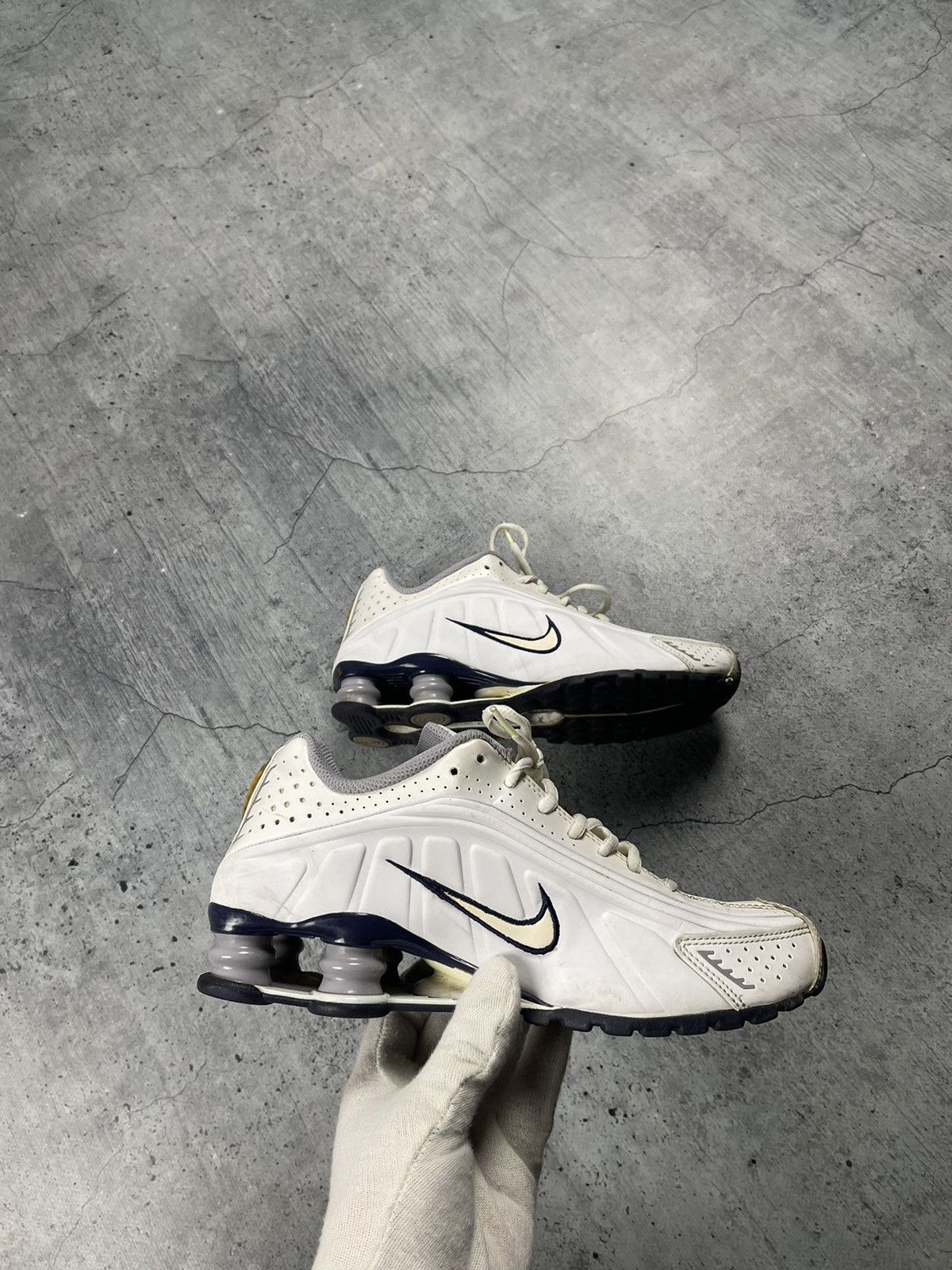 Nike Nike Shox 2000s Vintage Y2K Drill Leather Sneakers Size US 7 / EU 40 - 3 Thumbnail
