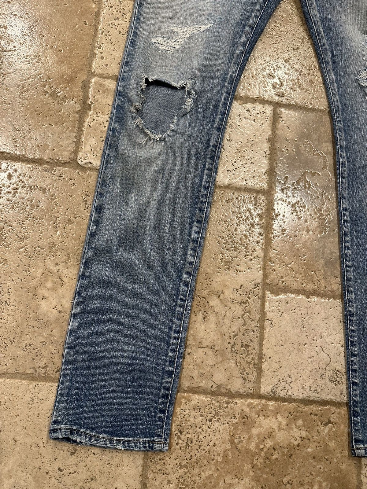 Hedi Slimane × Saint Laurent Paris Saint Laurent x Hedi SS16 Blue Wash Distressed D02 Denim Size US 33 - 4 Thumbnail
