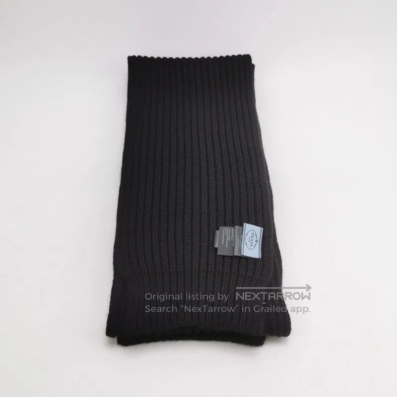 Prada Prada Black Ribbed Knit Scarf. Size ONE SIZE - 2 Thumbnail