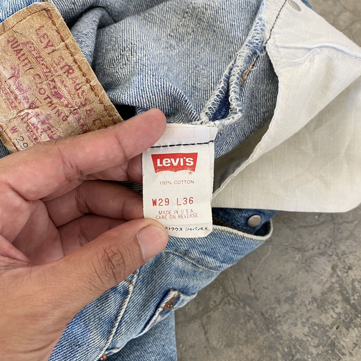 Levi's Vintage Late 80’s Levis 501 Faded Blue Denim Jeans Size US 28 / EU 44 - 21 Thumbnail
