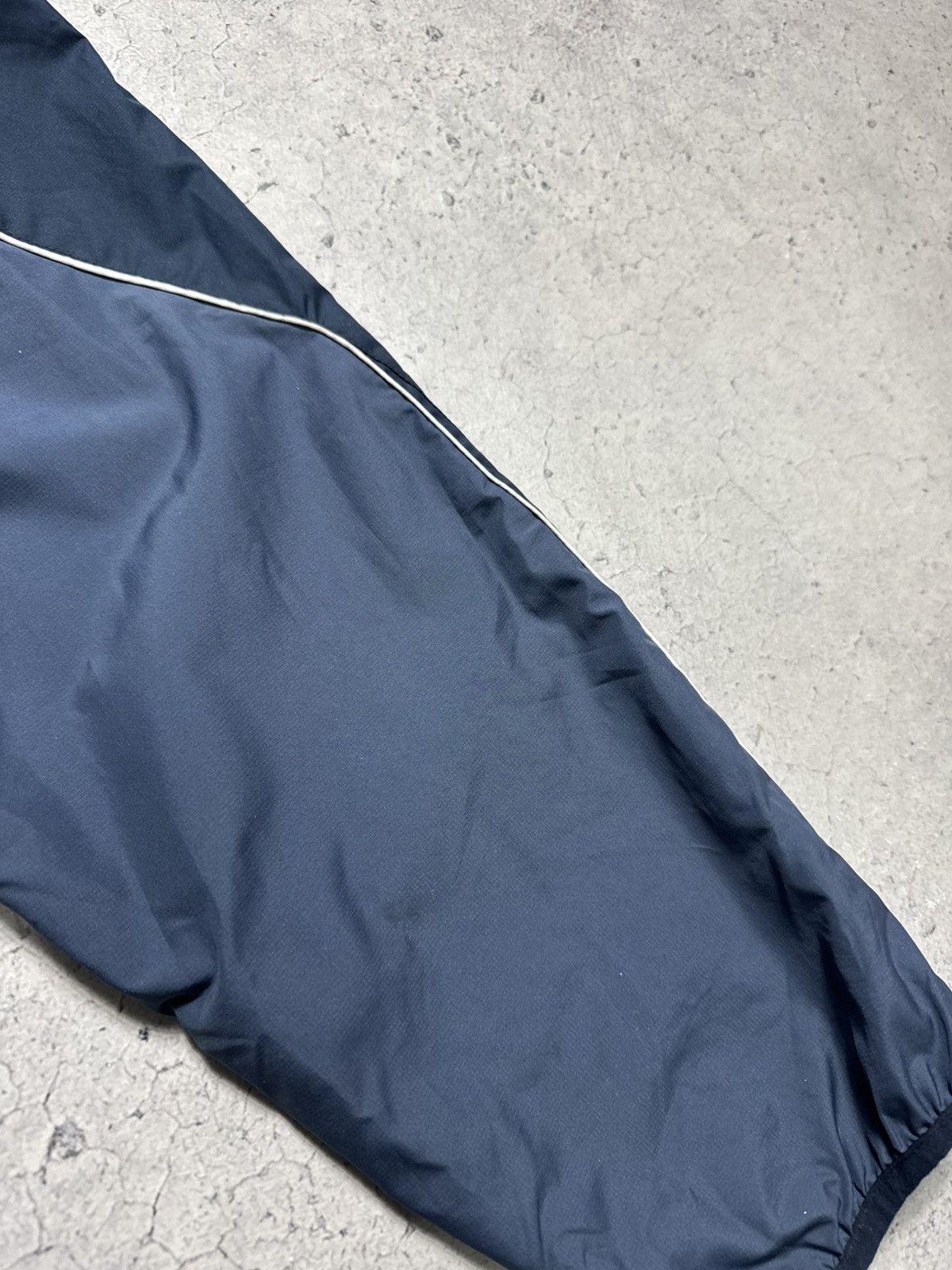 Nike Nike Vintage Nylon Track Suit Jacket & Pants Size XL Size US XL / EU 56 / 4 - 21 Thumbnail