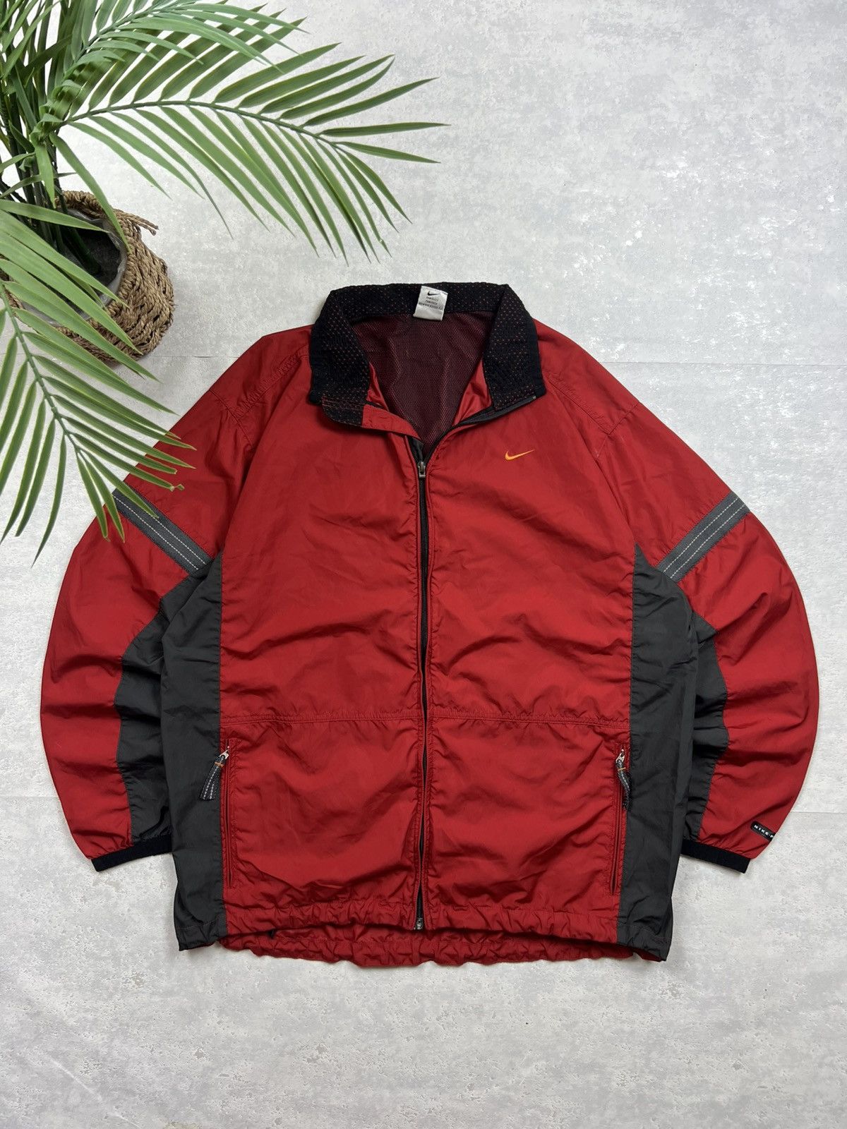 Nike 90s Nike Swoosh Vintage Y2K Oversized Nylon Retro Jacket Size US XL / EU 56 / 4 - 1 Thumbnail