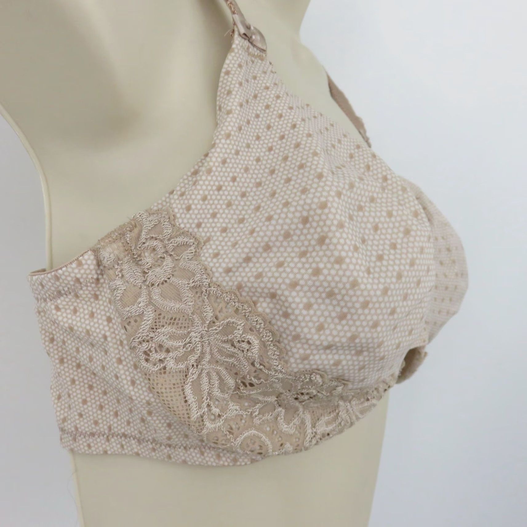 Vintage OLGA Bra 36D Luxury Lift Full Coverage Underwire Beige Polka Dot T-Shirt Bra Women Size ONE SIZE - 3 Thumbnail