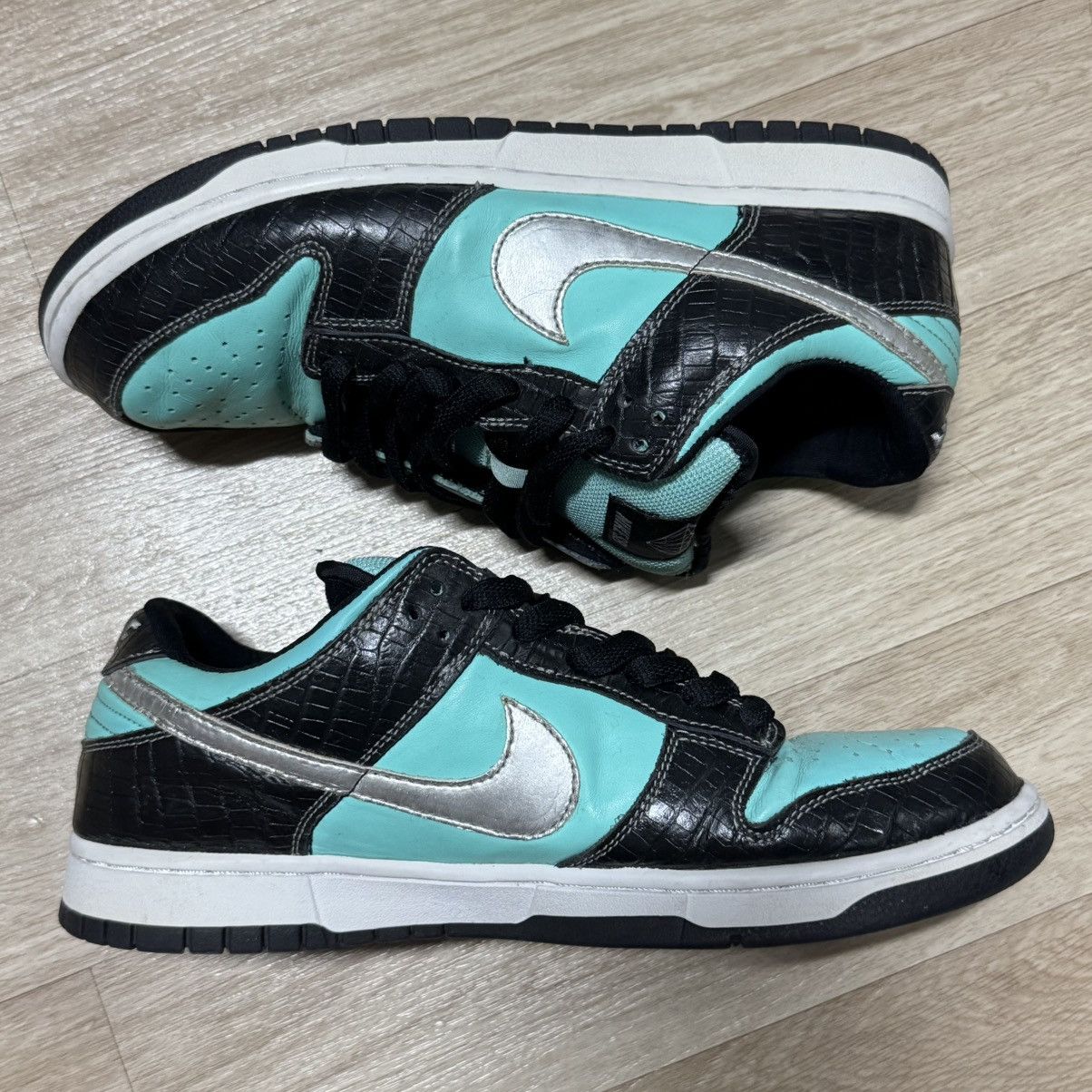 Nike 2005 Nike sb dunk low tiffany Size US 10 / EU 43 - 2 Thumbnail