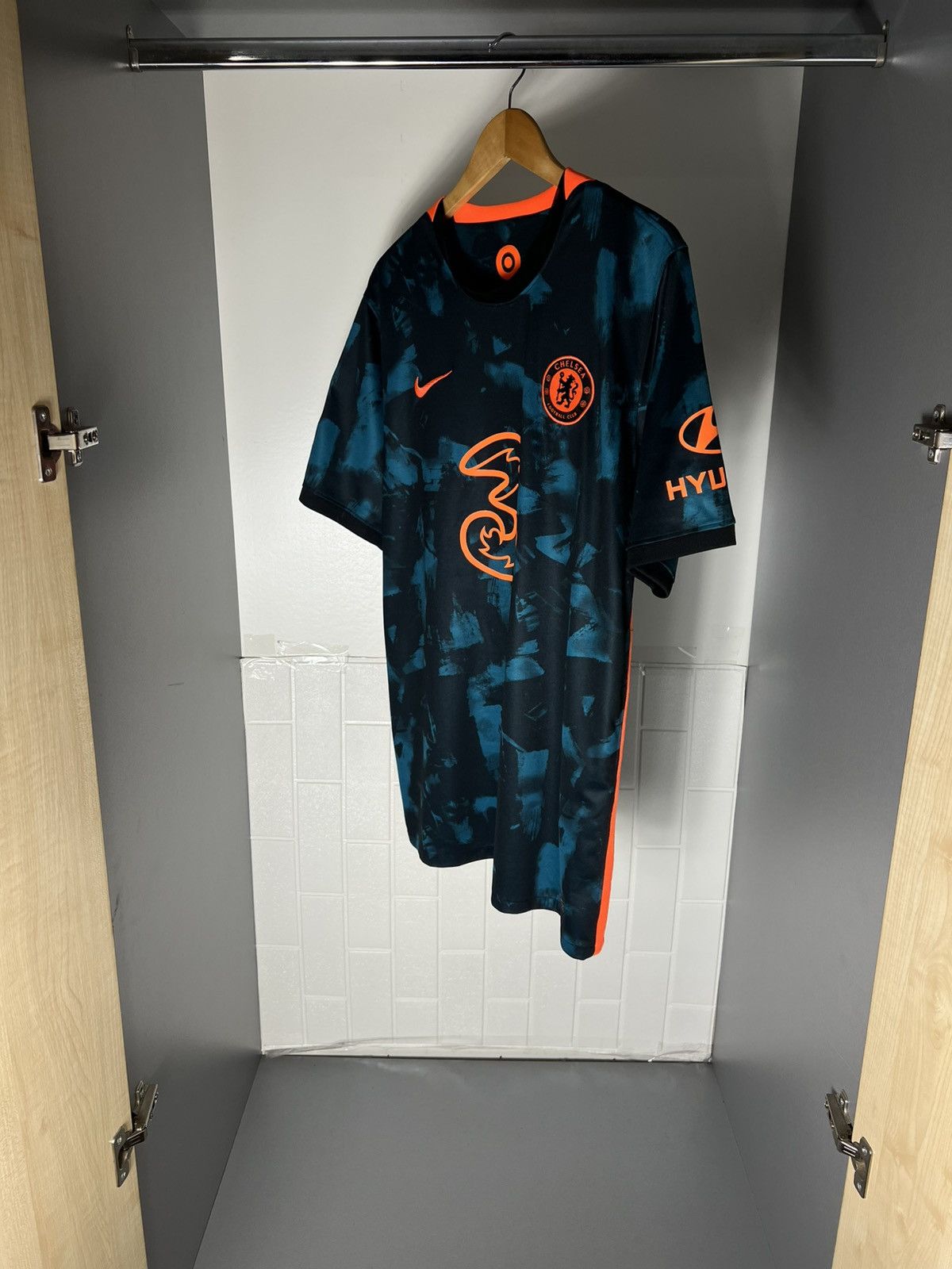 Vintage VERY RARE NIKE FC CHELSEA LONDON ENGLAND SOCCER JERSEY RETRO Size US XL / EU 56 / 4 - 10 Thumbnail
