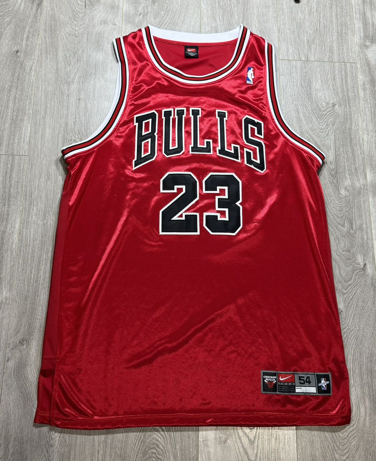 Authentic Nike Michael Jordan #23 Chicago Bulls Home shops Jersey - Size XXL