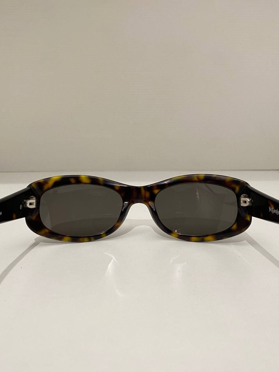 Yves Saint Laurent Yves Saint Laurent YSL Logo Ruby Oval Sunglasses Vintage Size ONE SIZE - 7 Thumbnail