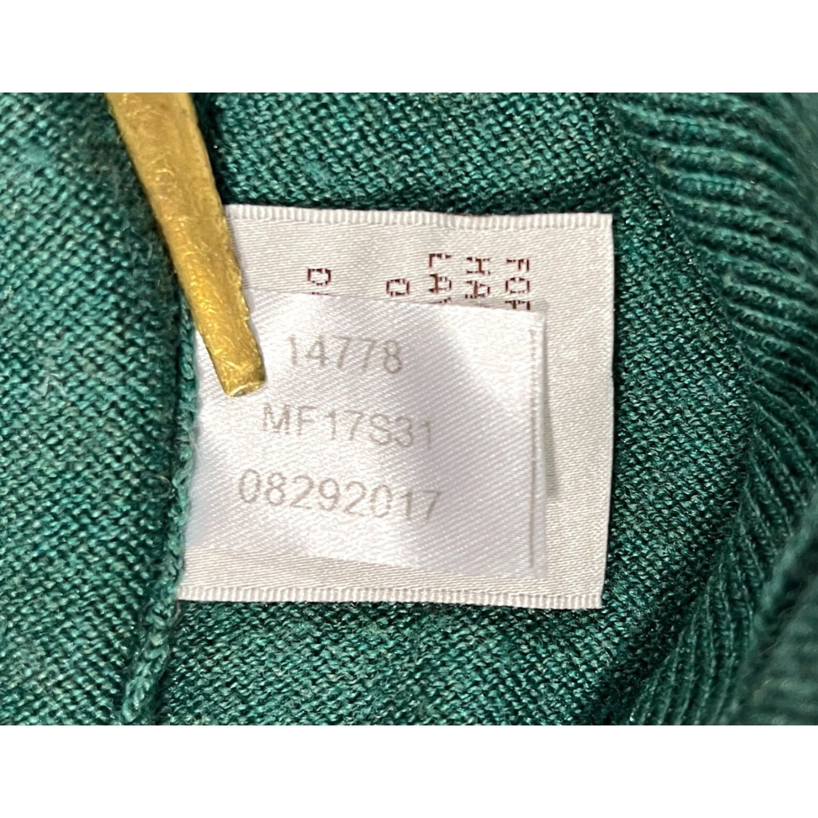 Peter Millar VINTAGE Peter Millar Crown Soft V-Neck Sweater Merino Wool Silk Sz M Green Men’s Knit Pullover V-Neck 85% Merino Wool, 15% Silk Lightweight Soft Size US M / EU 48-50 / 2 - 7 Thumbnail