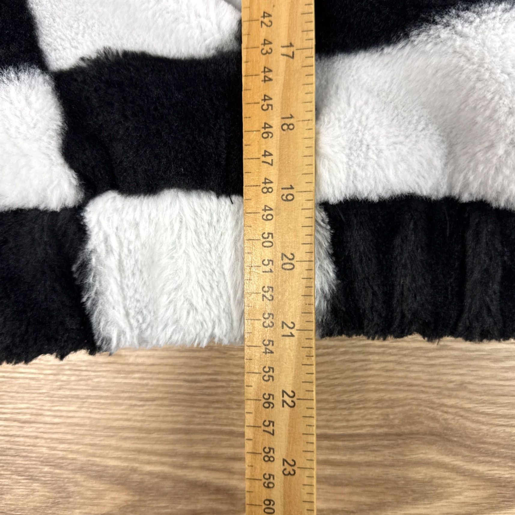 Forever 21 FOREVER 21 Coat Hoodie Faux Fur Lined Zip Pocket Mid-Length Winter White L Size L / US 10 / IT 46 - 5 Thumbnail
