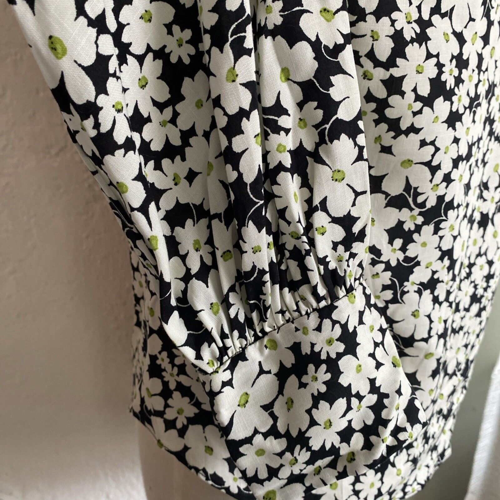 Rebecca Taylor Rebecca Taylor Black White Floral Drawstring V-Neck 6 Size M / US 6-8 / IT 42-44 - 5 Thumbnail