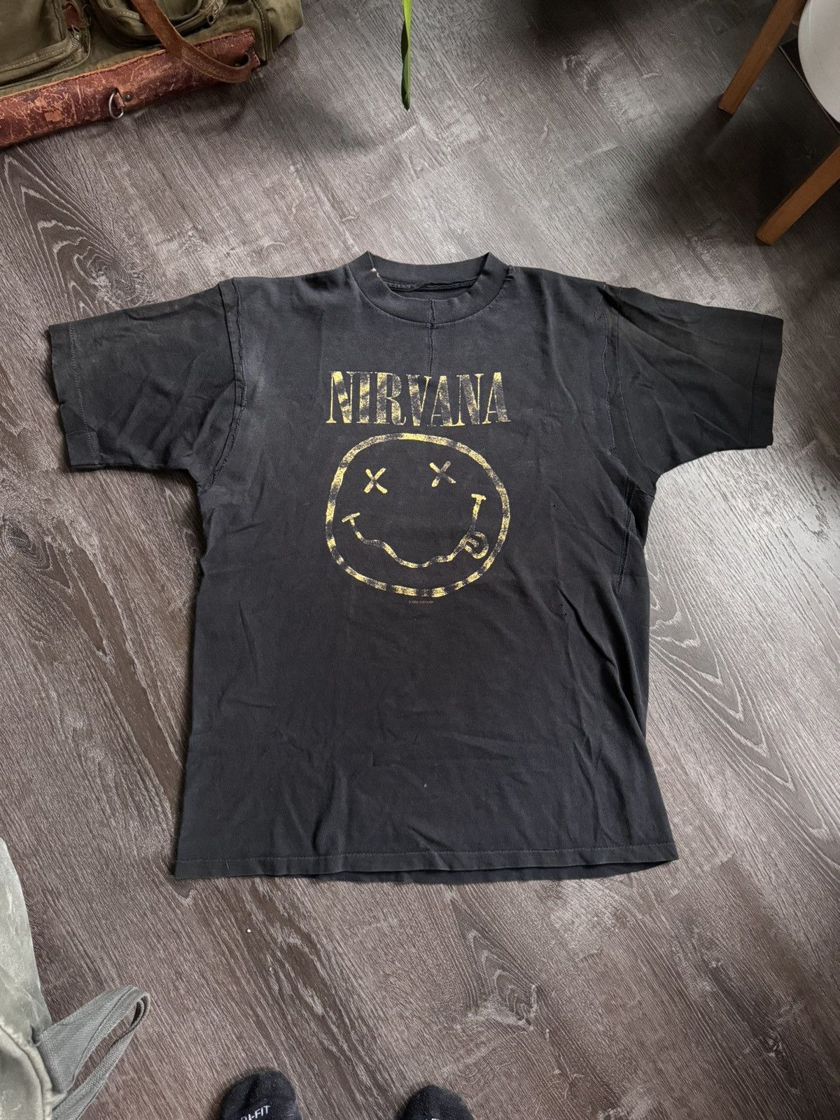 Nirvana Vintage 1992 Nirvana Smiley Face shirt large subpop Size US L / EU 52-54 / 3 - 6 Thumbnail