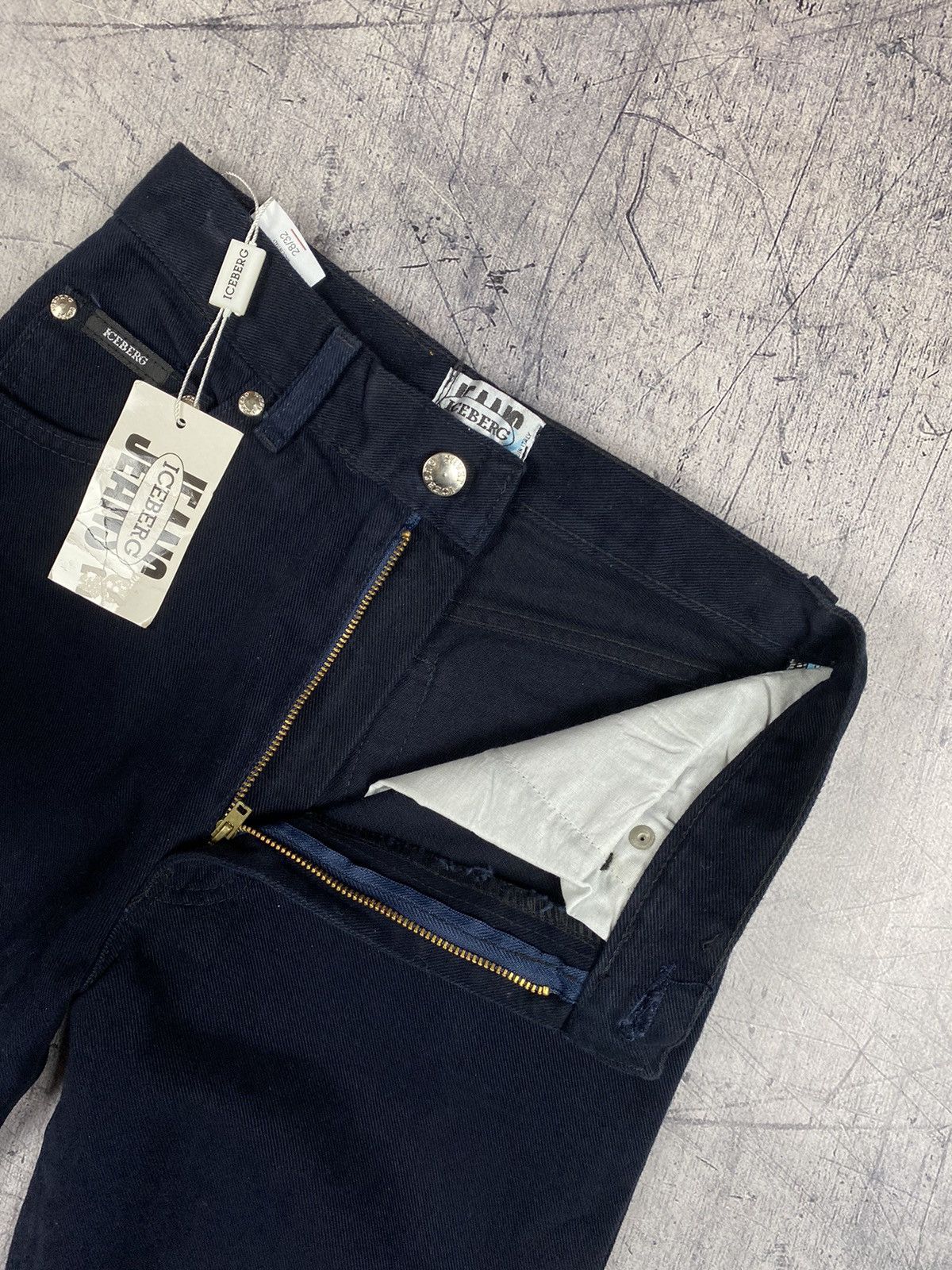 Iceberg New! Vintage Iceberg Italian Luxury Fashion Design Jeans y2k Size US 28 / EU 44 - 11 Thumbnail