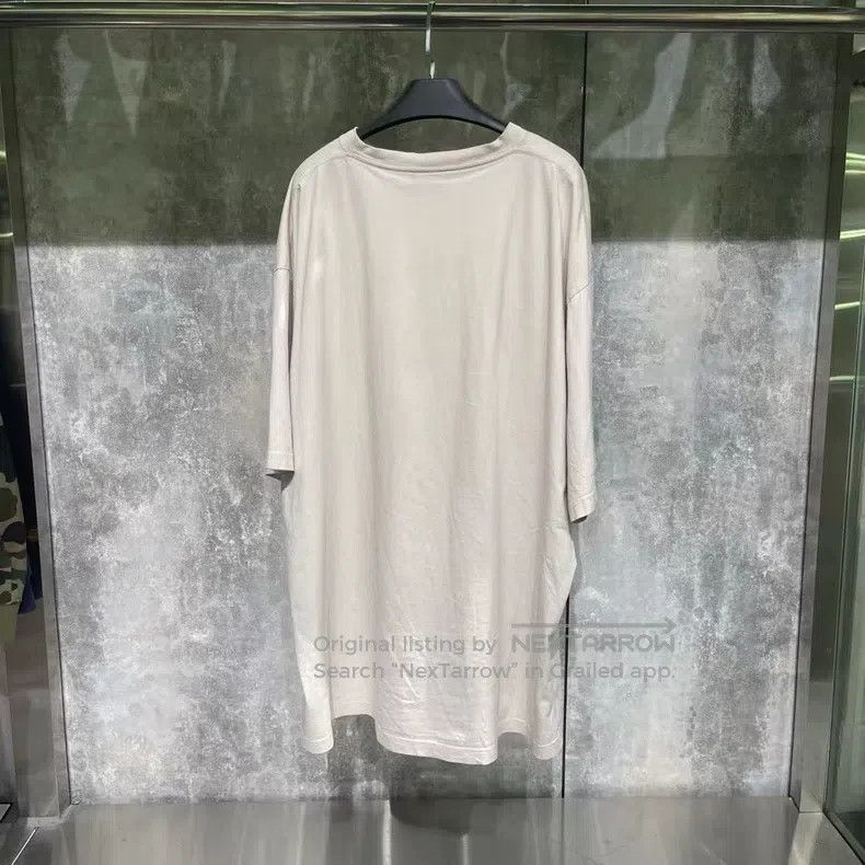 Balenciaga Balenciaga Short sleeve homewear beige short sleeve Size US L / EU 52-54 / 3 - 2 Thumbnail