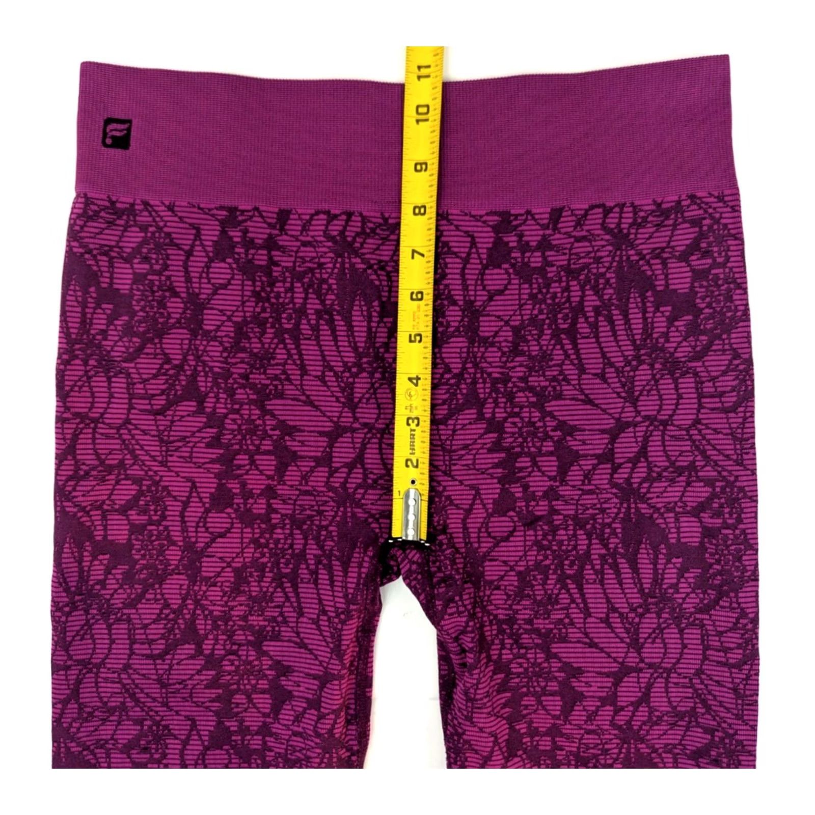 Fabletics Fabletics Purple Textured Cropped Legging Pants Women L Workout Yoga EUC Size 36" / US 14 / IT 50 - 4 Thumbnail