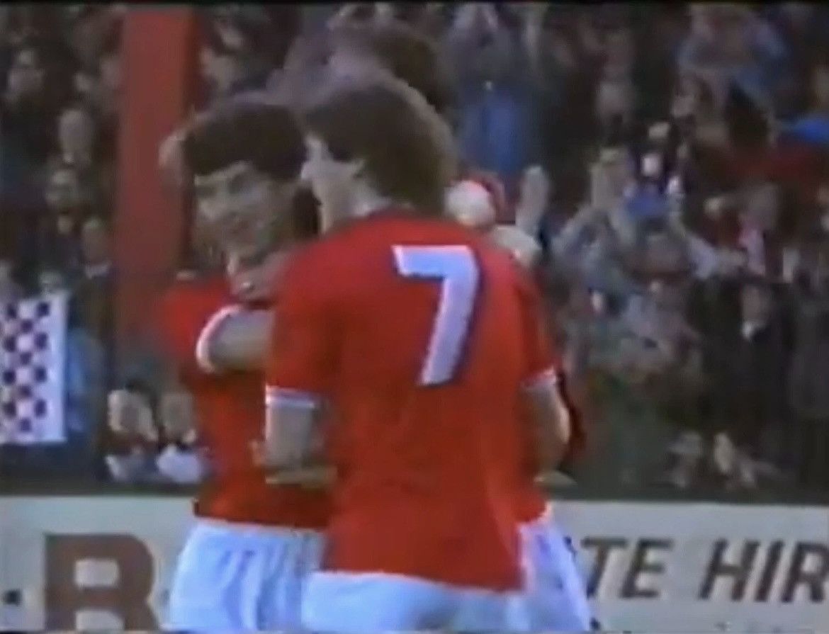 Vintage Vintage Bristol City 1983/1985 Andy Llewellyn Bukta Jersey Size US L / EU 52-54 / 3 - 21 Thumbnail