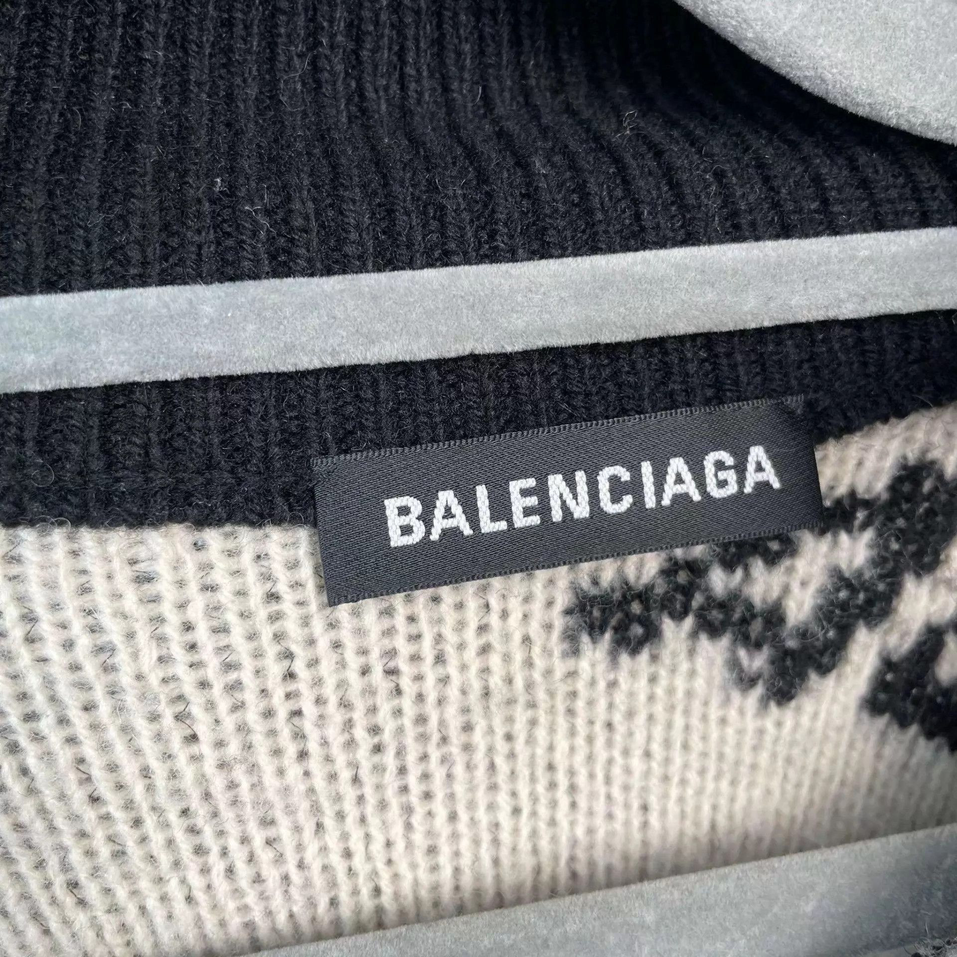 Balenciaga Balenciaga Allover Logo Sweater 95 New XS Size XS / US 0-2 / IT 36-38 - 3 Thumbnail