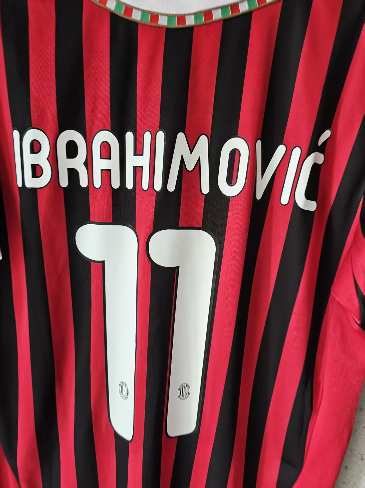 Other 2011 AC Milan #11 Ibrahimović Jersey Home Size US XL / EU 56 / 4 - 3 Thumbnail