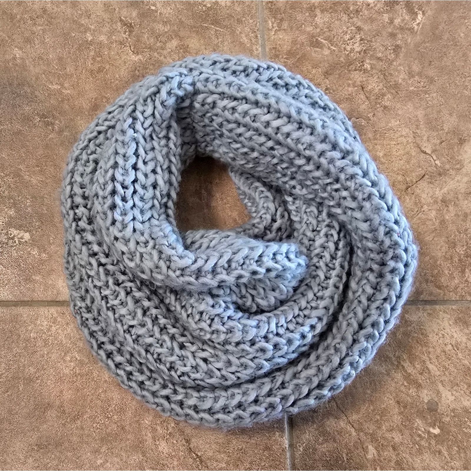 Divided Gray Chunky Knit | DIVIDED | Infinity Scarf Size ONE SIZE - 1 Thumbnail