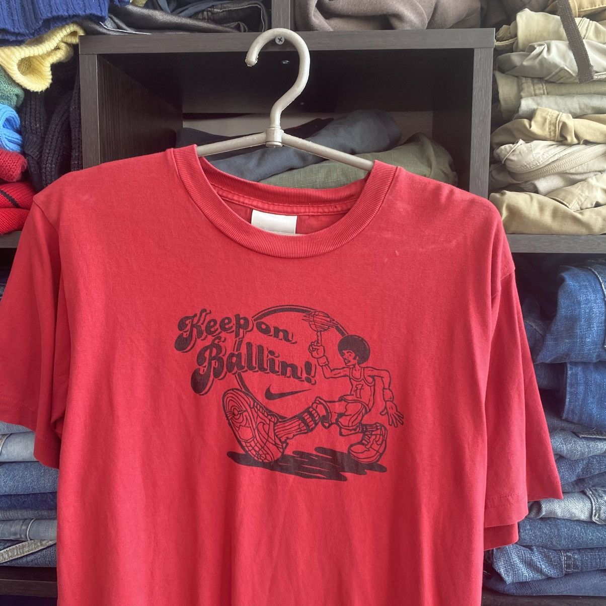 Nike Vintage Nike Big Logo 90’s y2k streetwear graphic tee Size US M / EU 48-50 / 2 - 2 Thumbnail