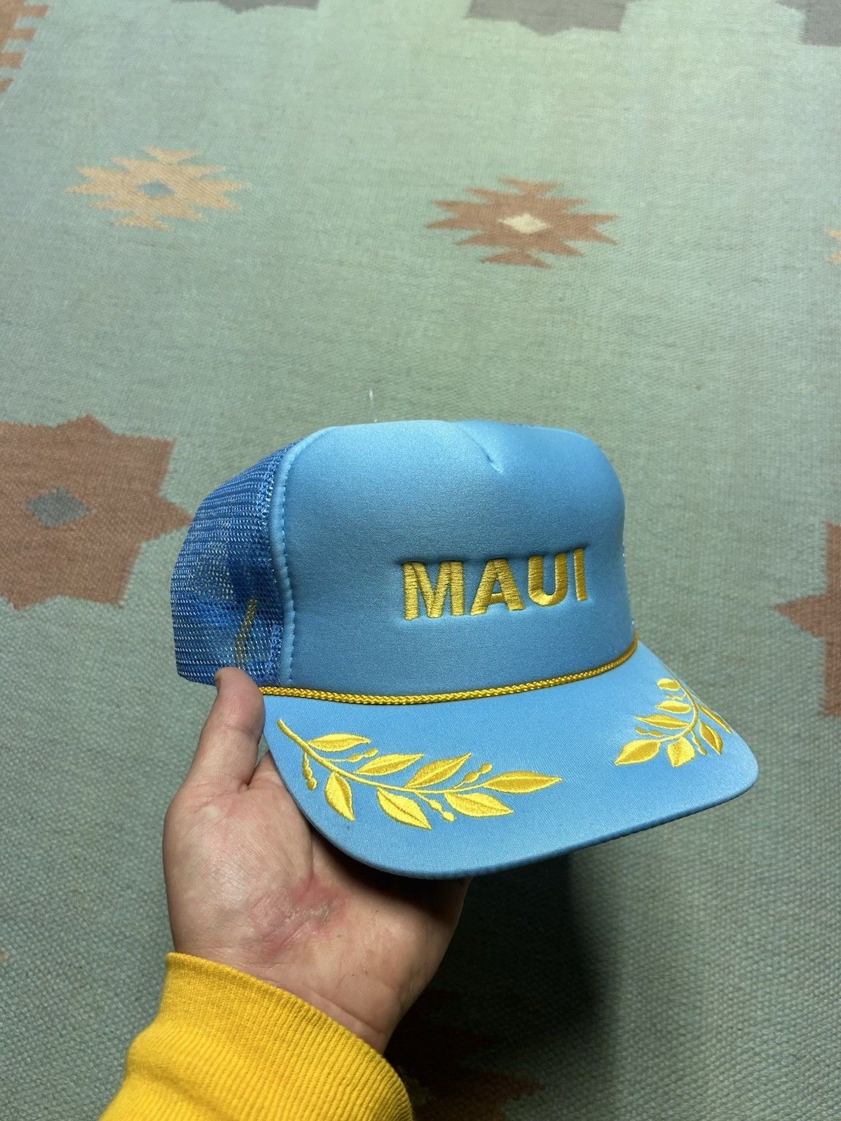 Vintage Vintage trucker hat Maui Hawaii island gold leaf snapback Size ONE SIZE - 1 Thumbnail