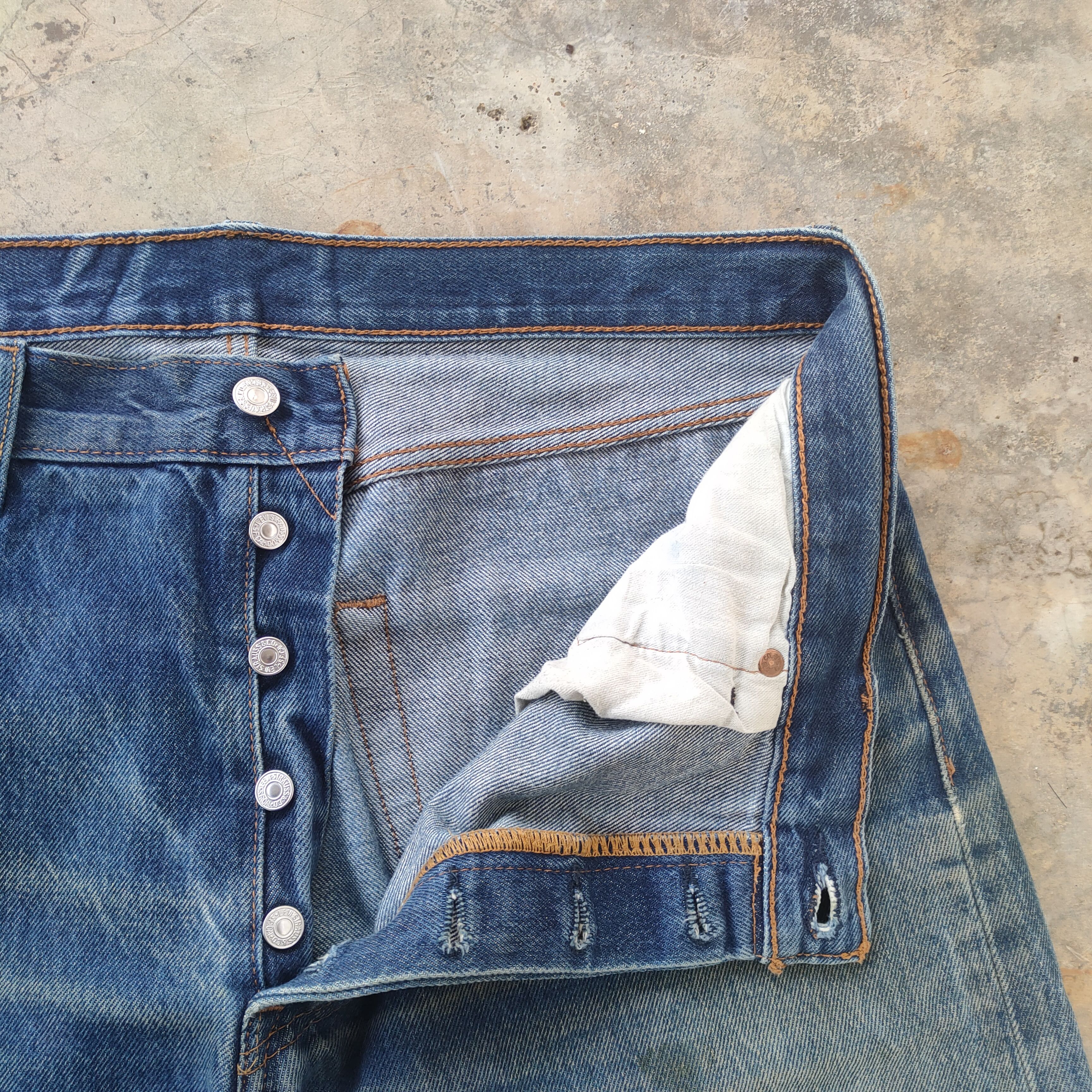 Levi's W37 LEVI'S 501 DISTRESSED FADED JEANS PANTS Size US 37 - 6 Thumbnail