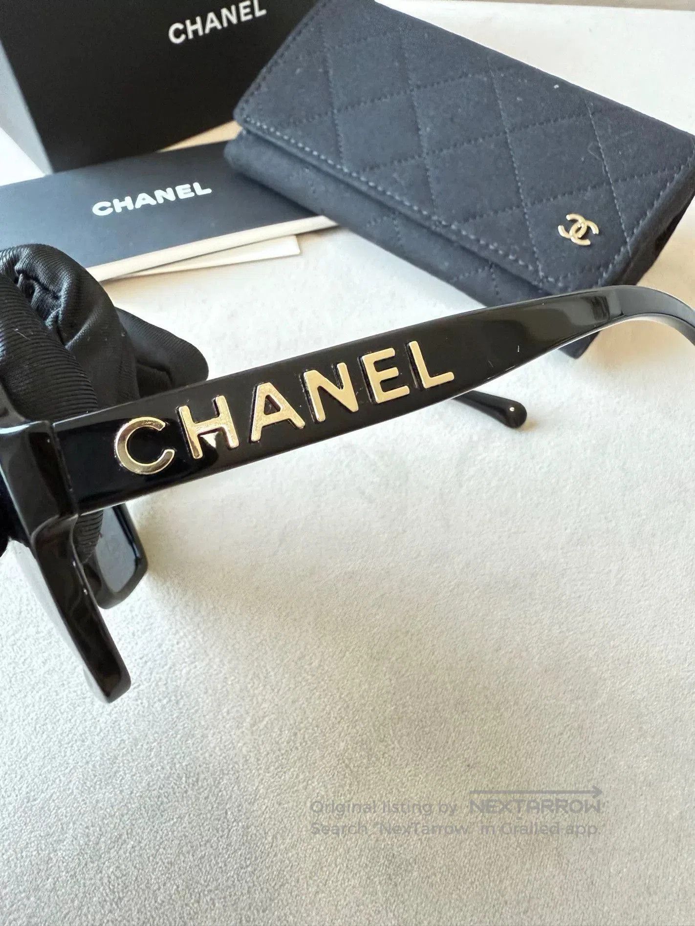 Chanel Chanel Classic Black Gold Sunglasses. Size ONE SIZE - 6 Thumbnail